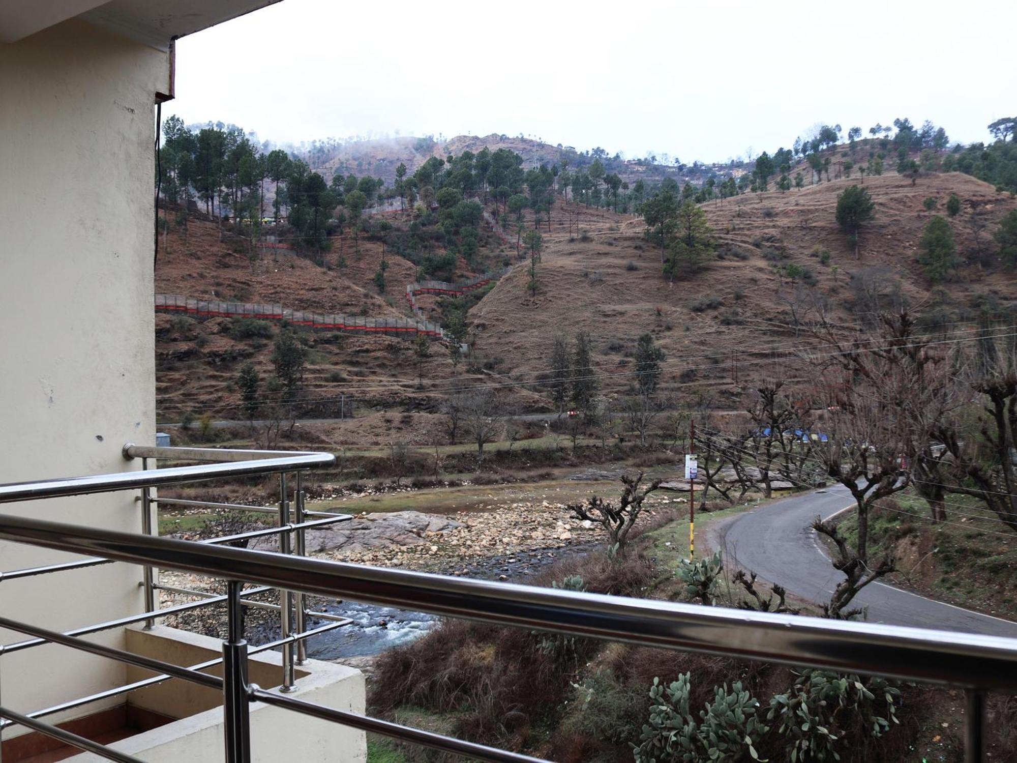 Hotel Shivalik River Retreat Almora Eksteriør billede